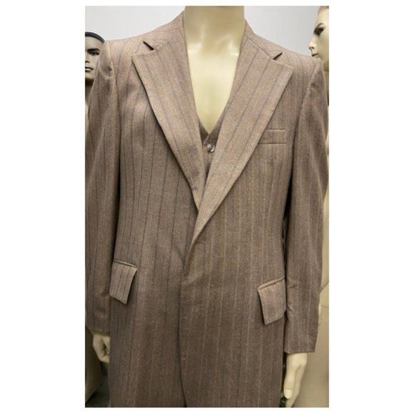 Irby Mayes Men's 3-piece suit - Picture 8 of 12